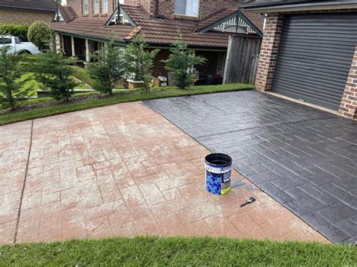 Driveway-sealing goo